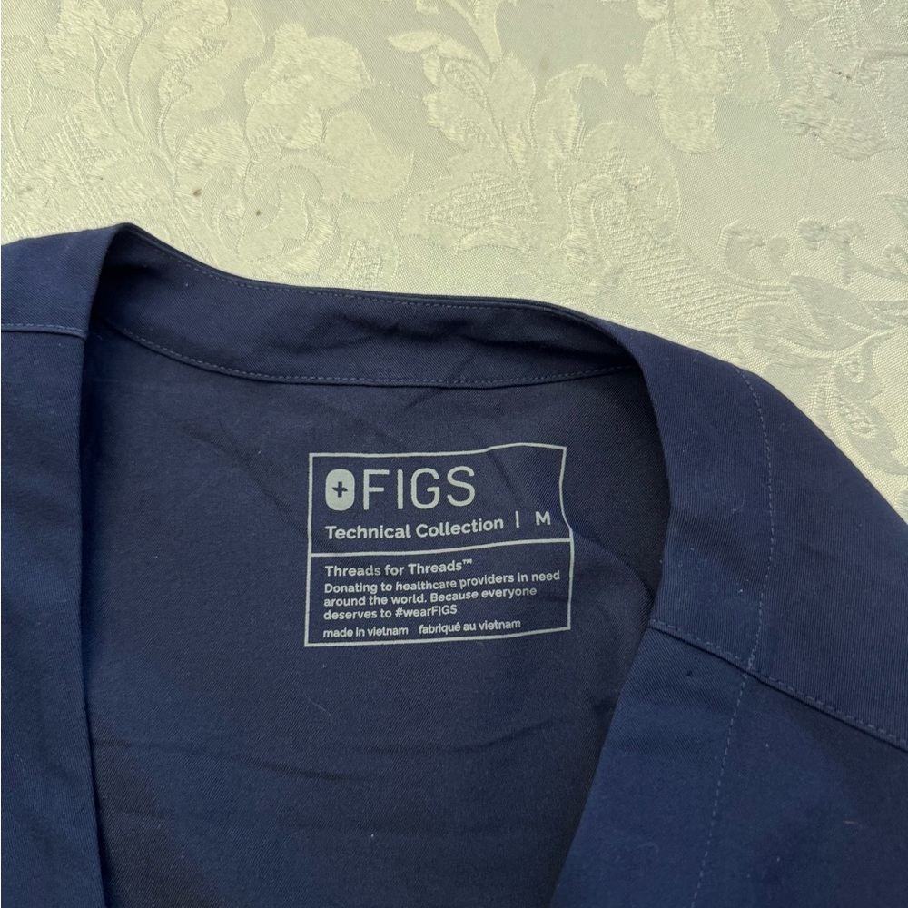 Figs Sz Med Estrella Blue Oversized Scrub Top Medical Uniform Discontinued - Picture 6 of 9